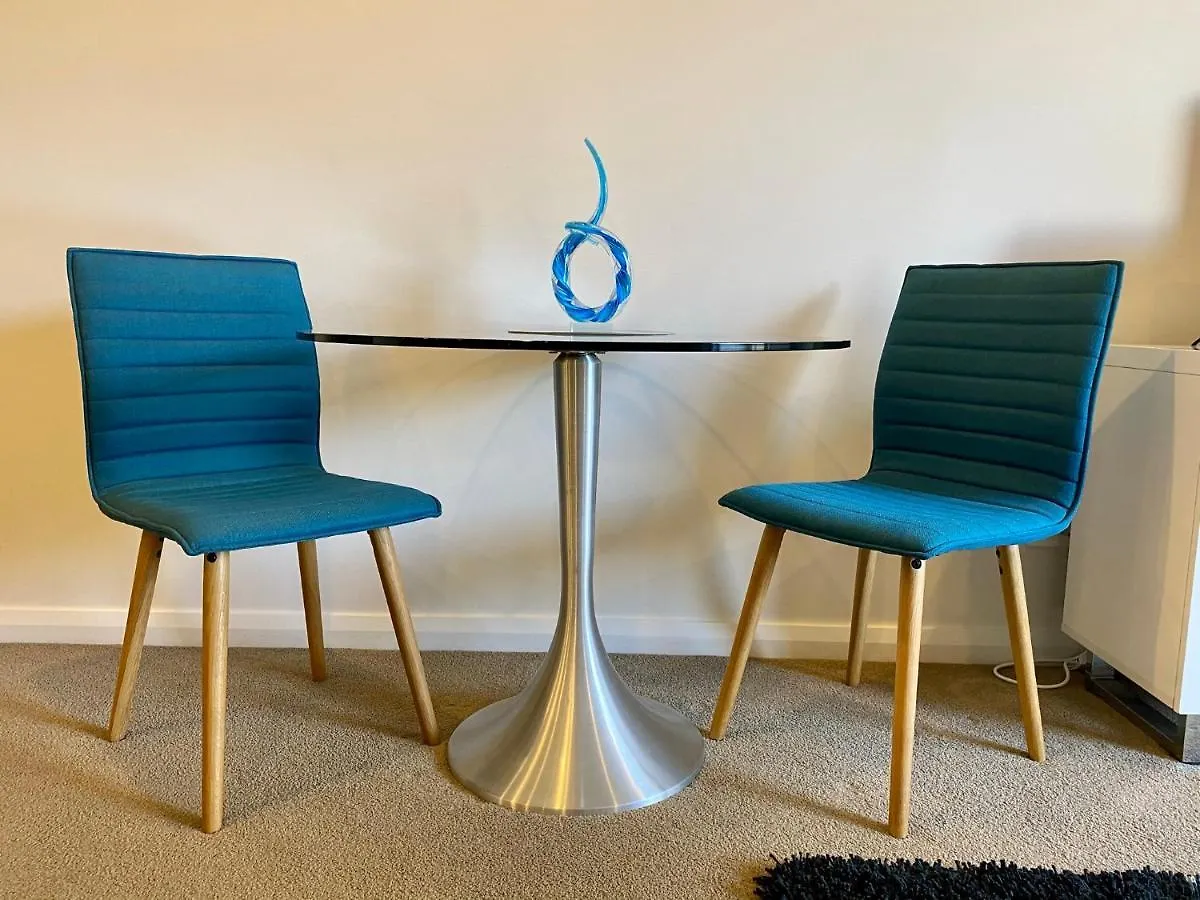 Governor Luxe 1 Bedroom Apartment In The Heart Of Barton Wifi Gym Wine Secure Parking Canberra Kingston Australia